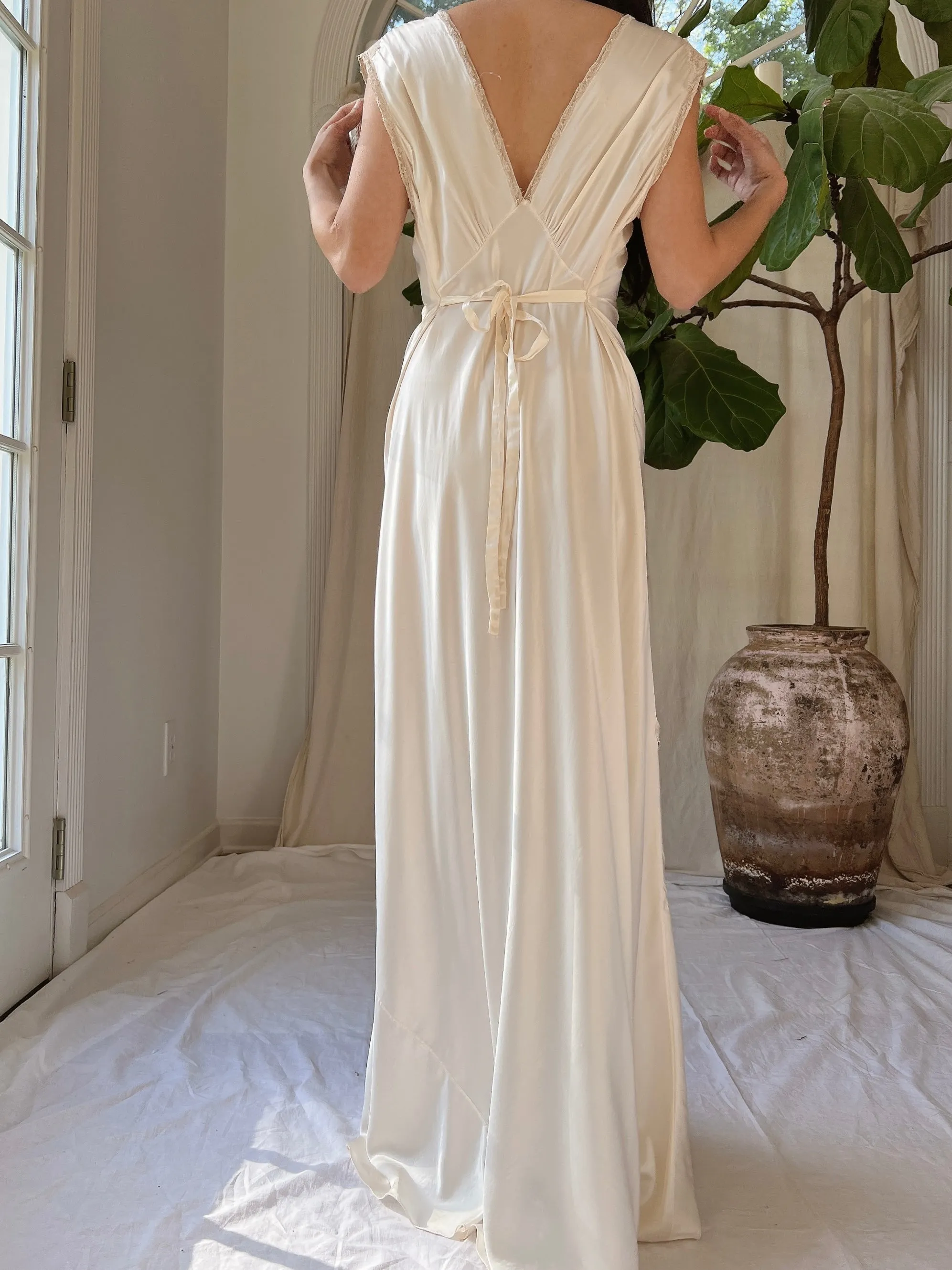 1930s Satin Embroidered Lace Dress - M