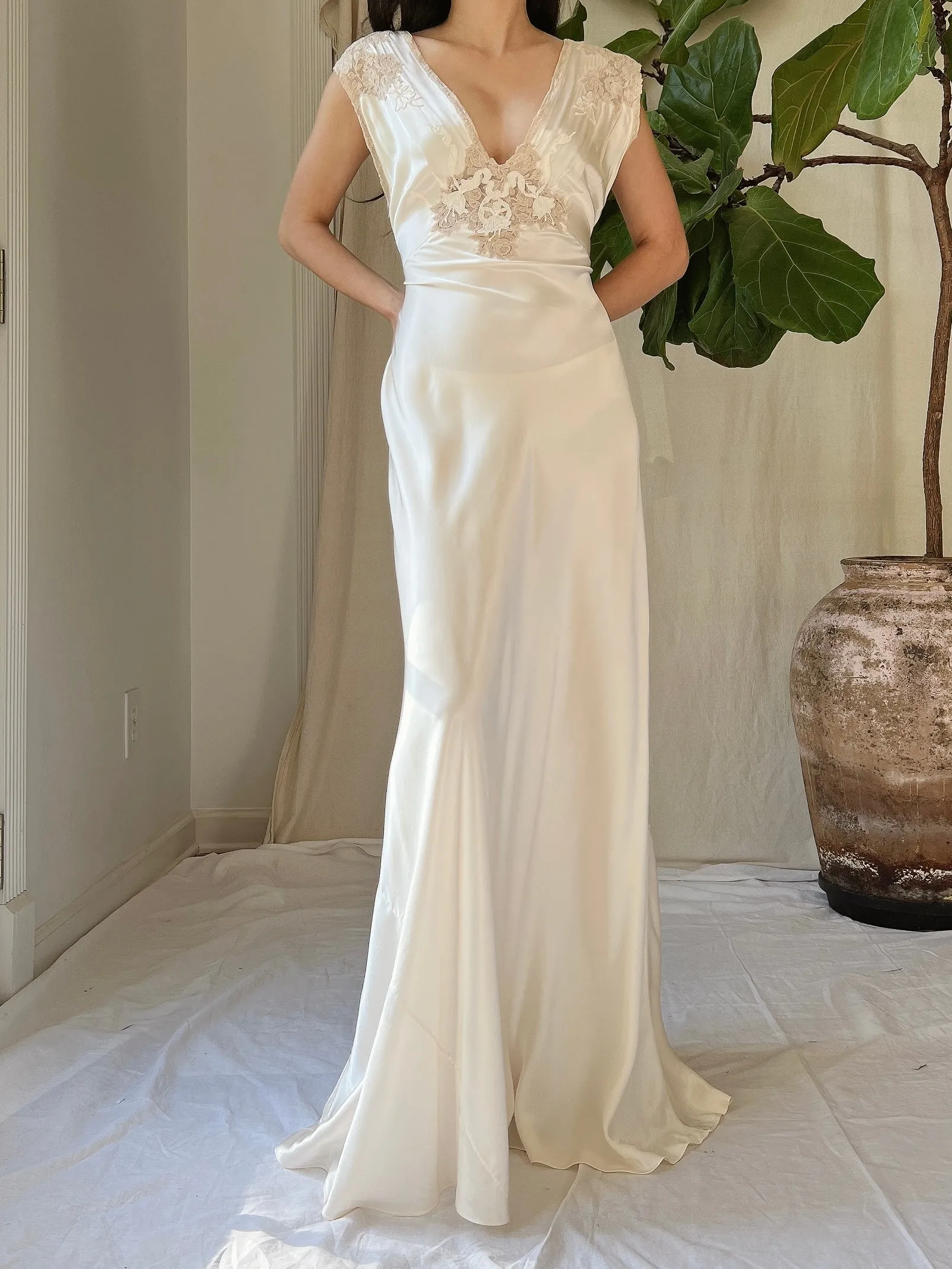 1930s Satin Embroidered Lace Dress - M