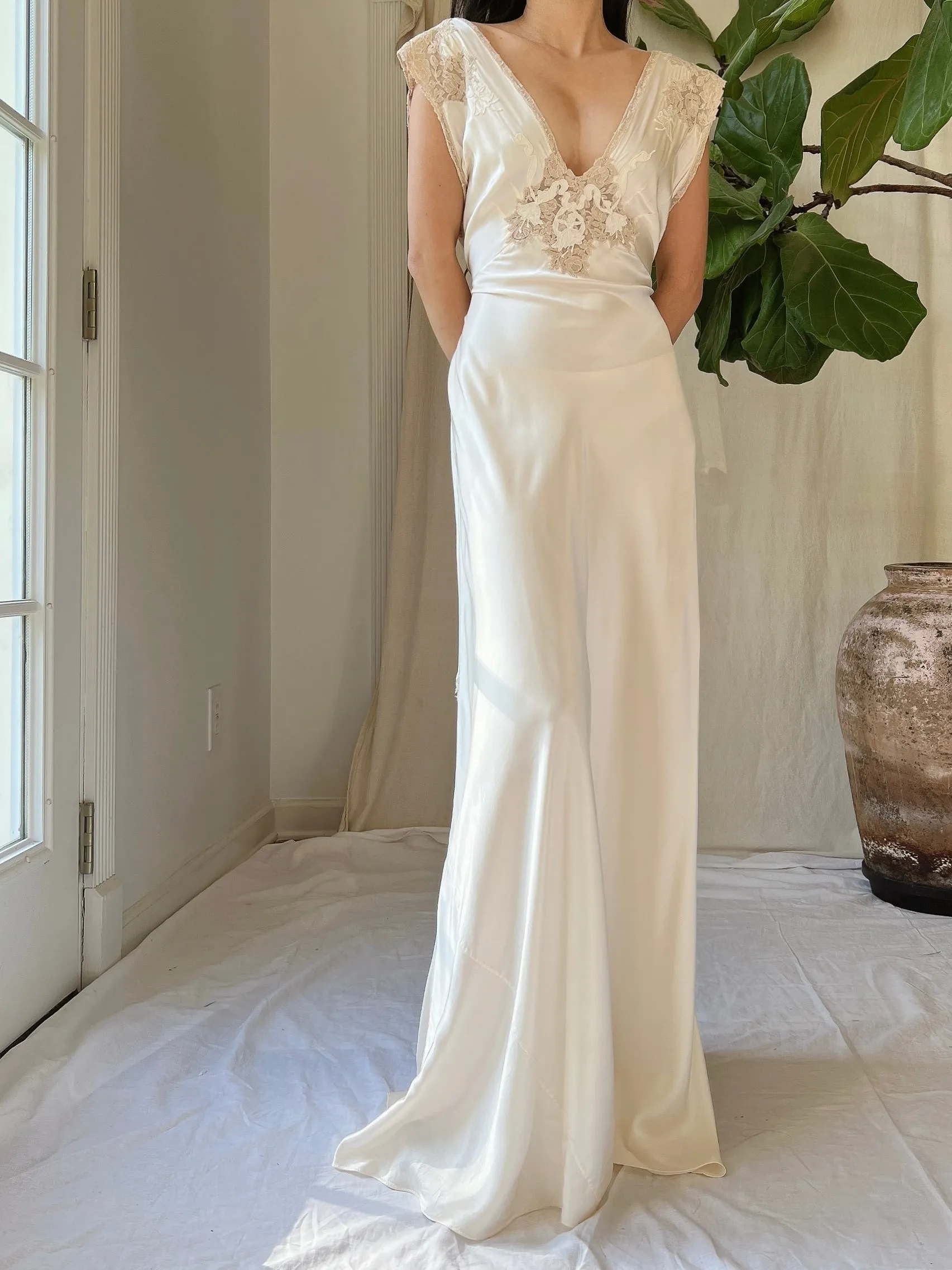 1930s Satin Embroidered Lace Dress - M