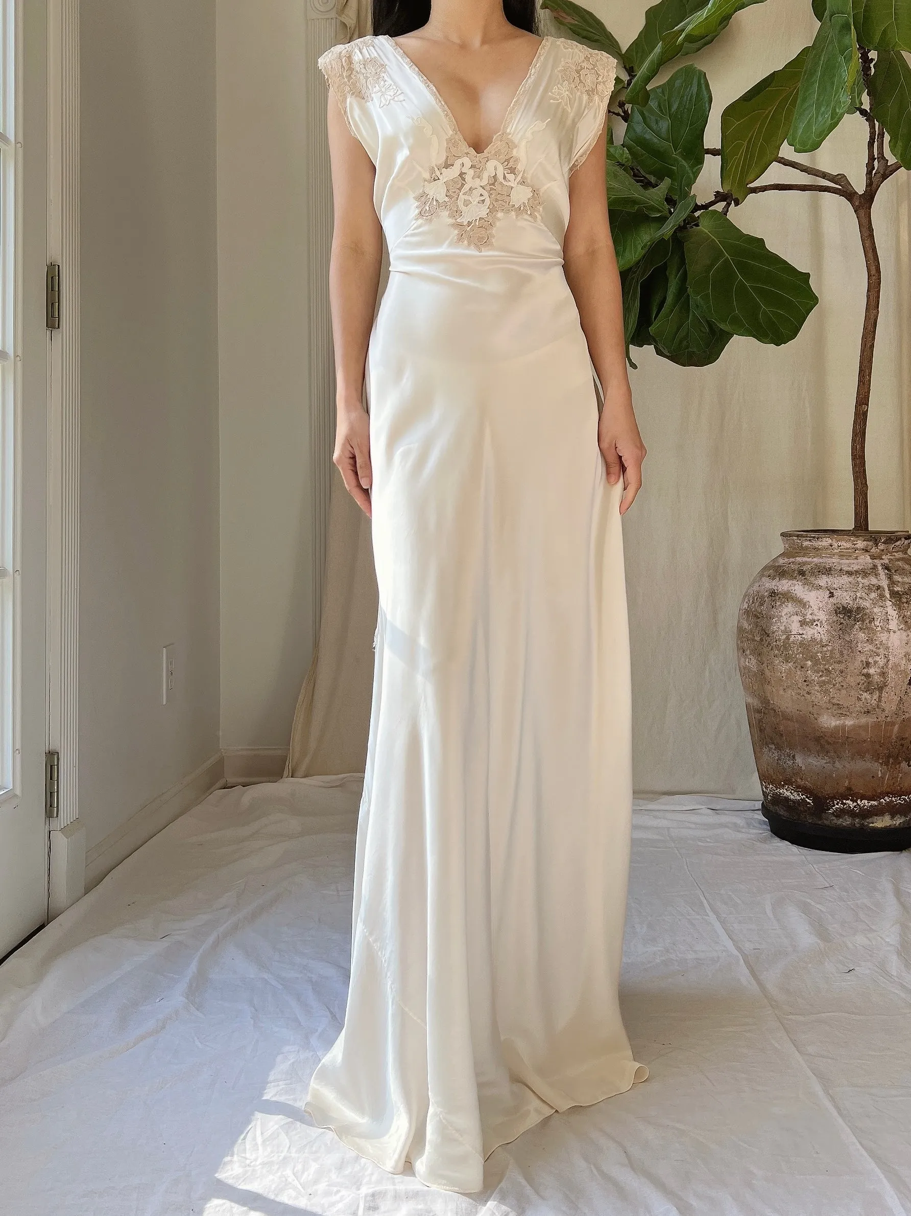 1930s Satin Embroidered Lace Dress - M