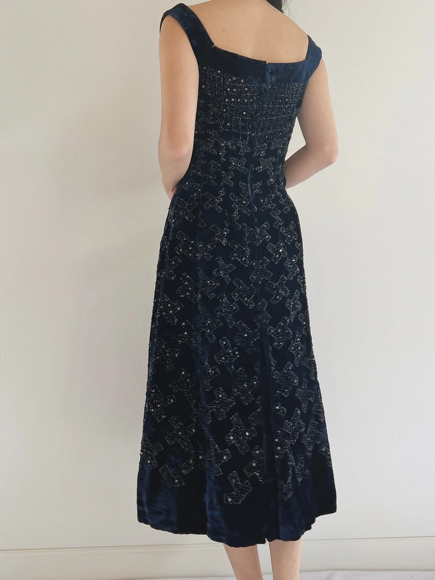 1950s Dark Blue Velvet Hand-Beaded Dress - XS