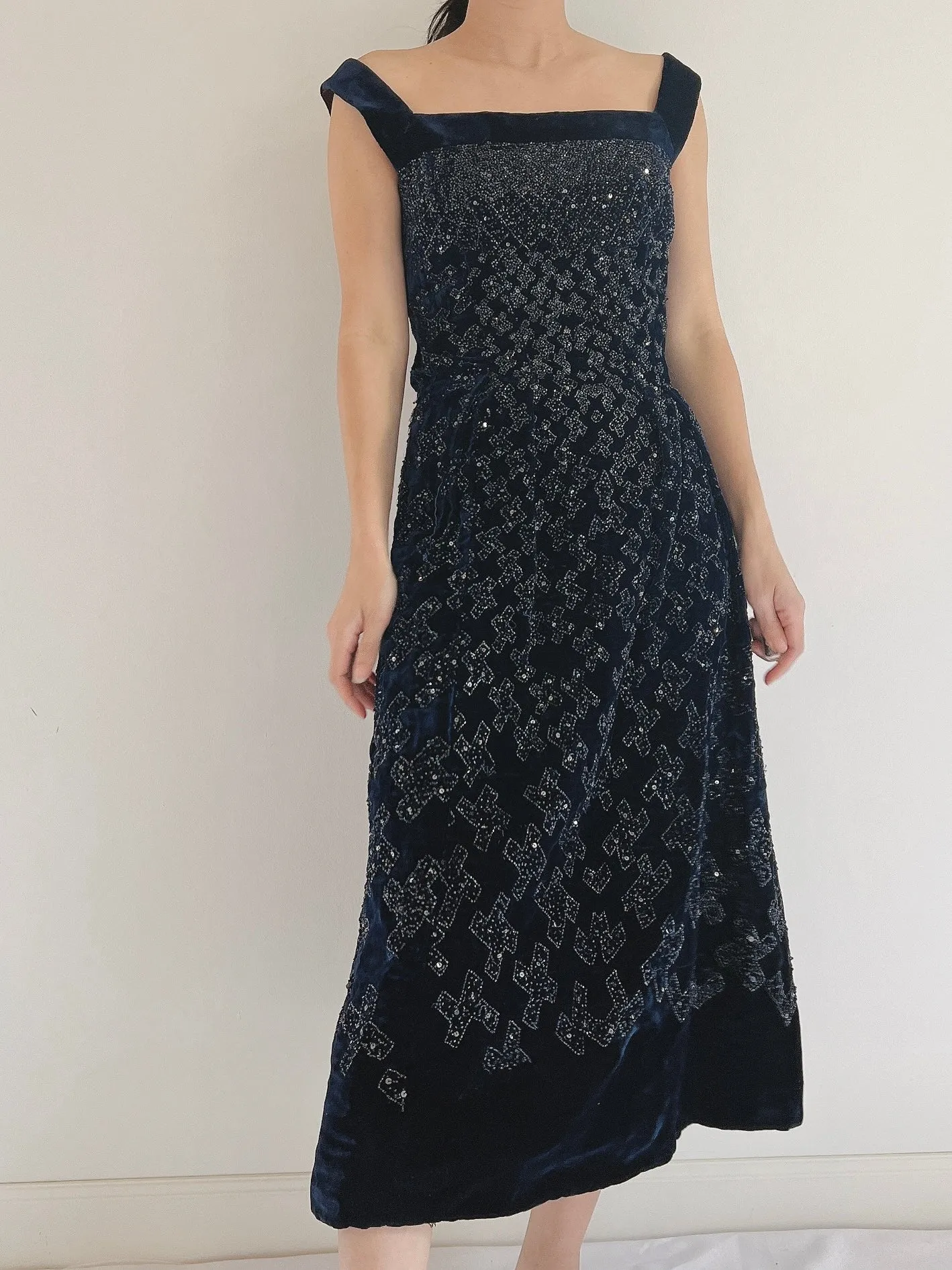 1950s Dark Blue Velvet Hand-Beaded Dress - XS