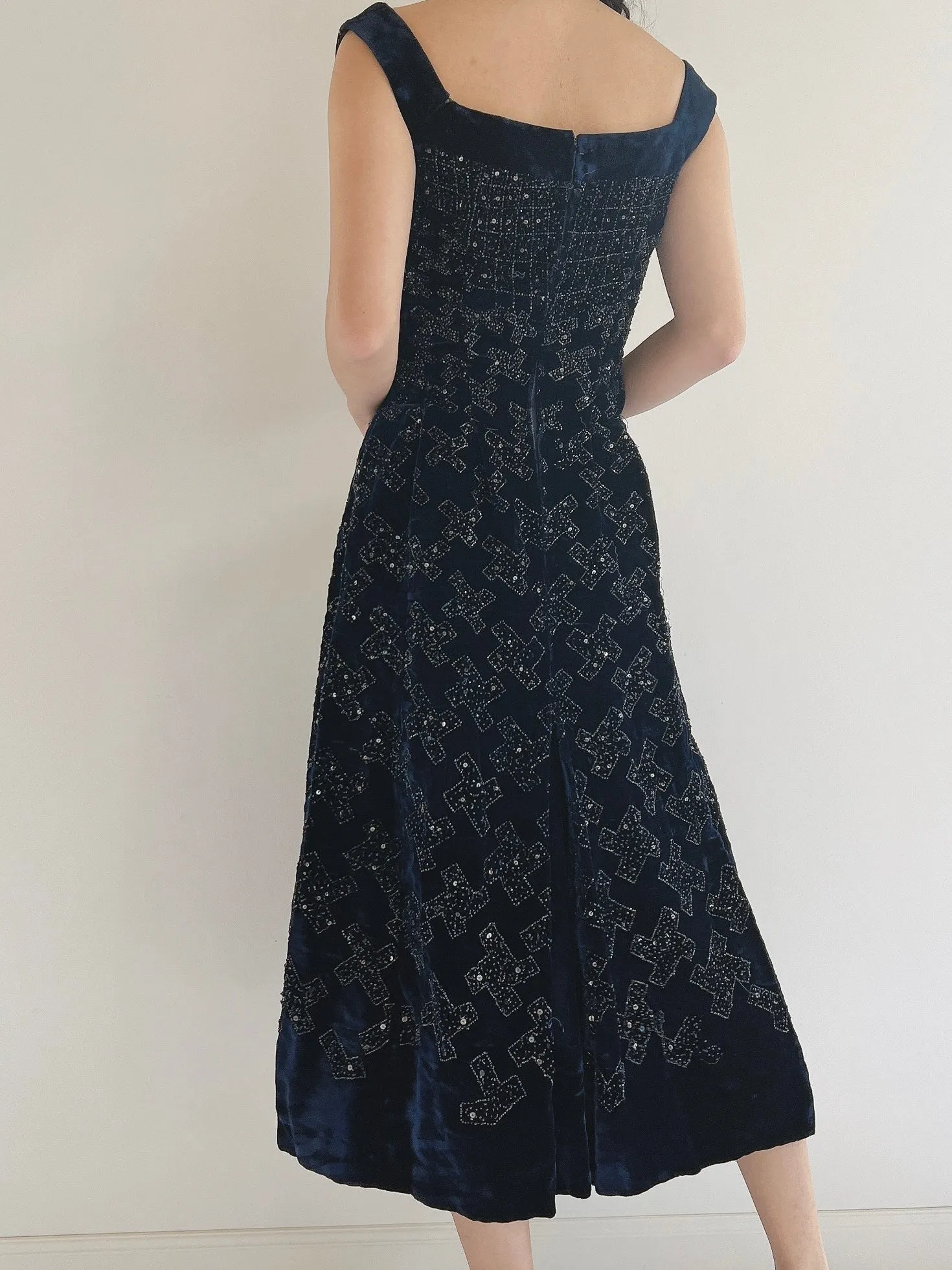 1950s Dark Blue Velvet Hand-Beaded Dress - XS
