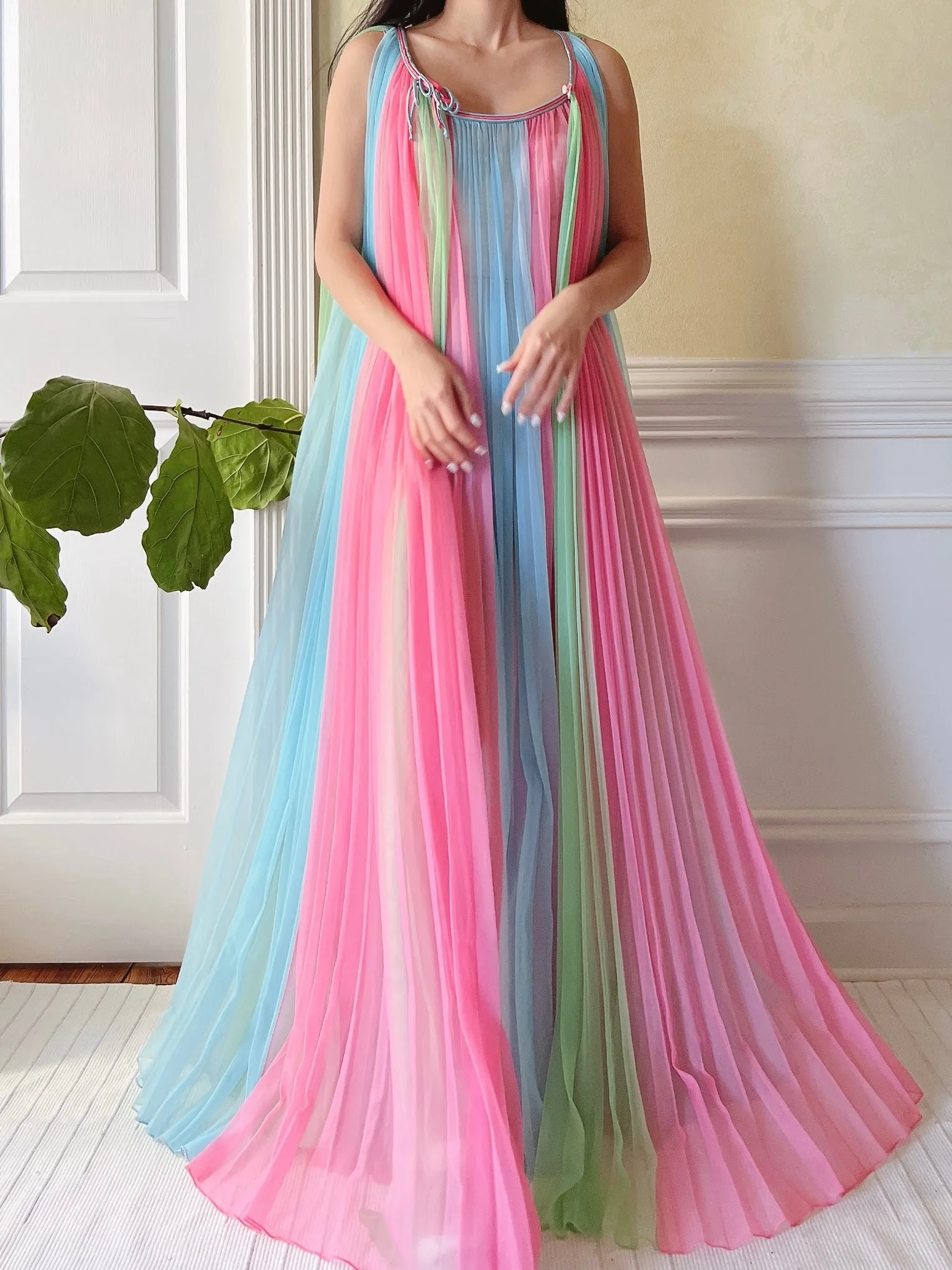 1960s 2-Piece Pleated Tricot Set - OSFM