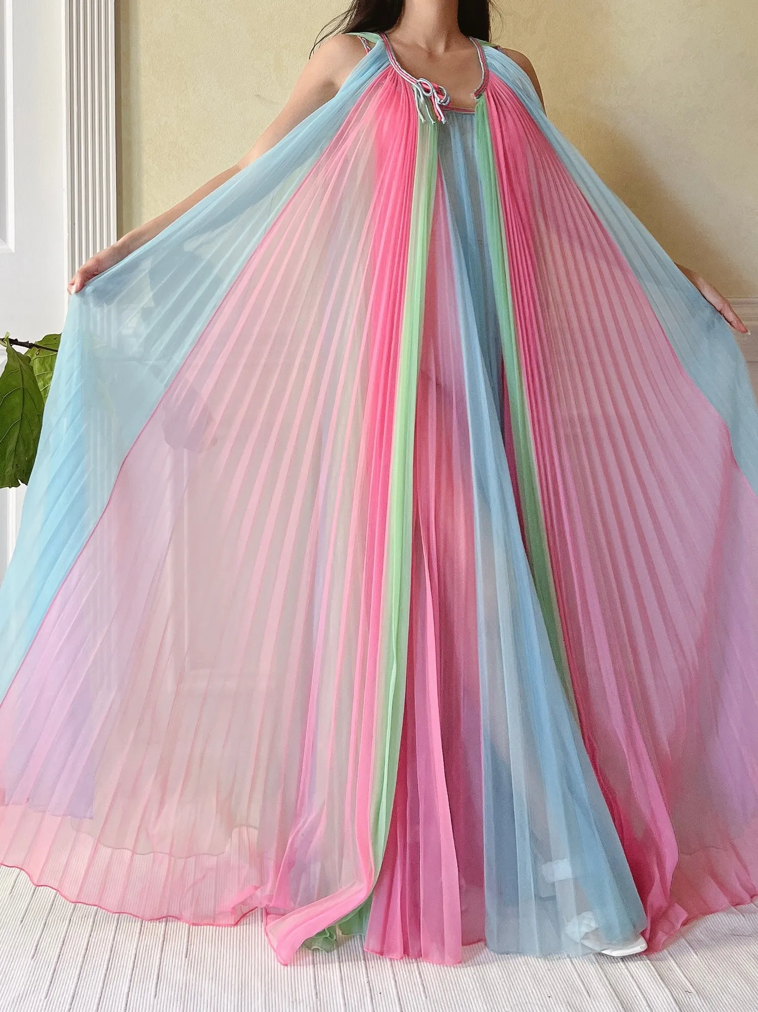 1960s 2-Piece Pleated Tricot Set - OSFM