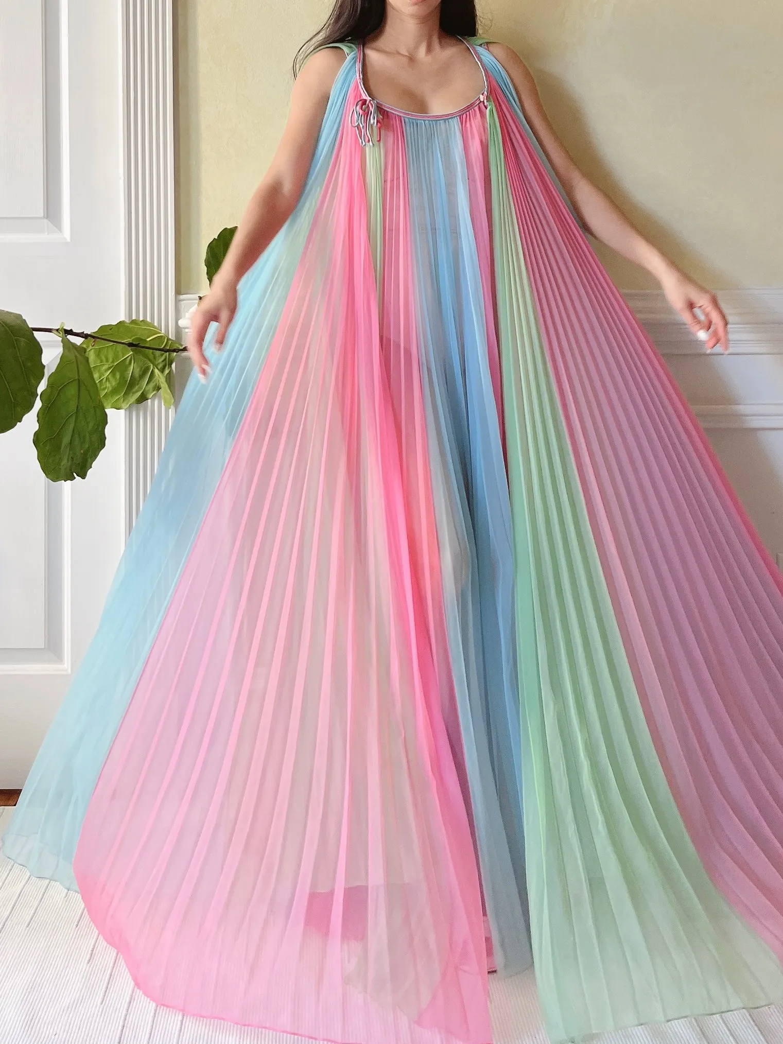 1960s 2-Piece Pleated Tricot Set - OSFM