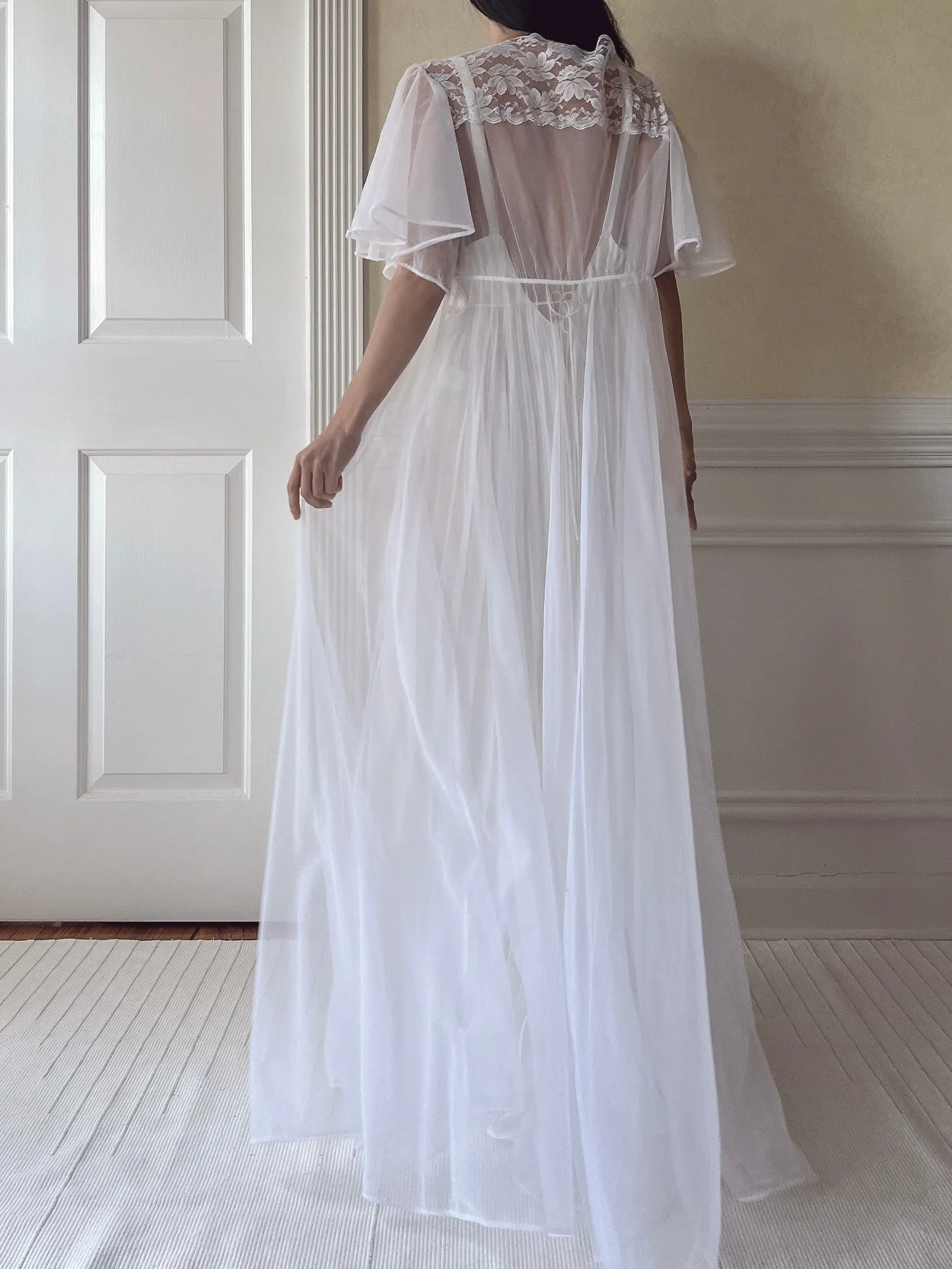 1960s White Flutter Sleeve  Dressing Gown - M