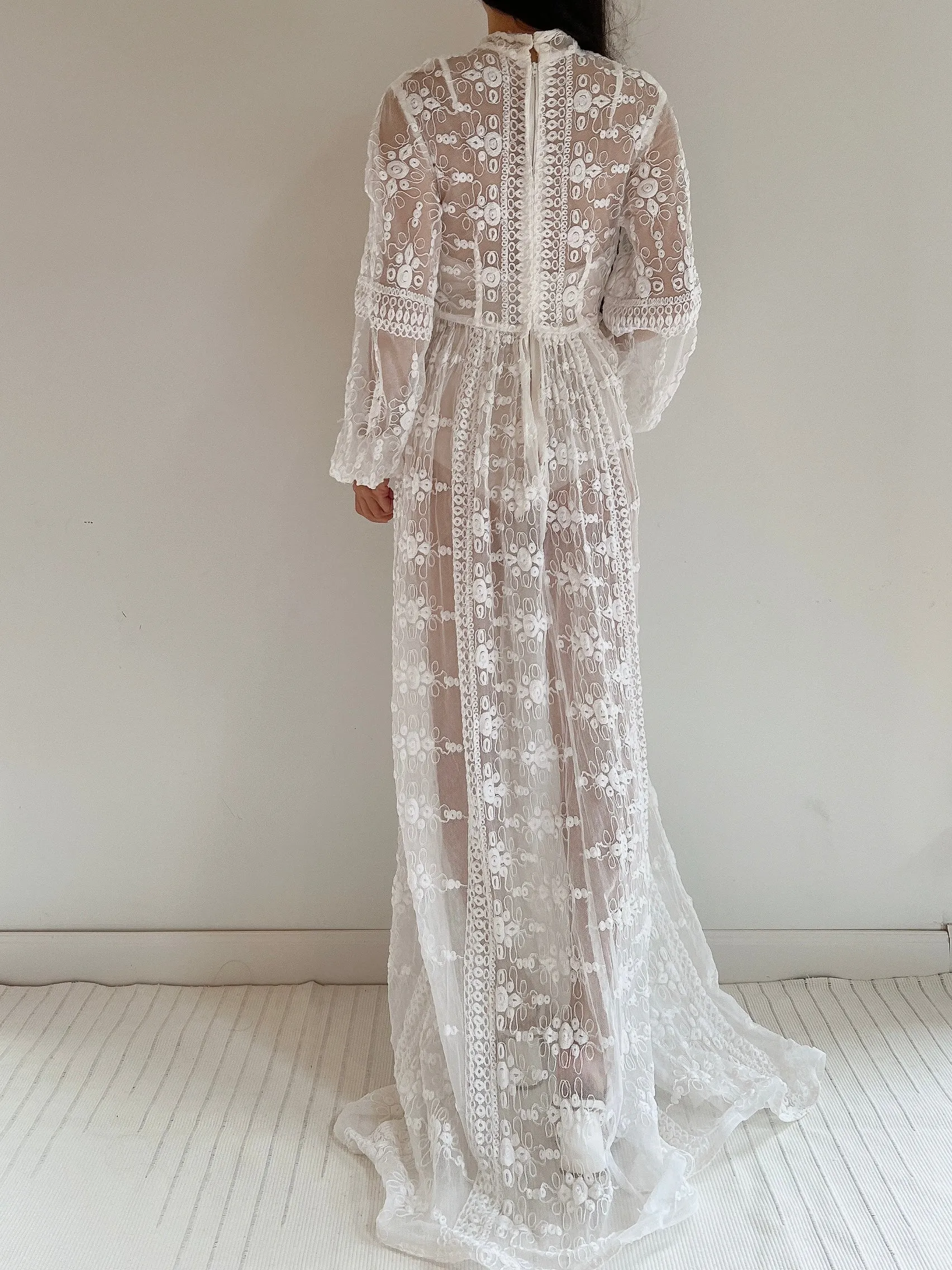 1970s High Neck Puff Sleeves Embroidered Dress - S/M