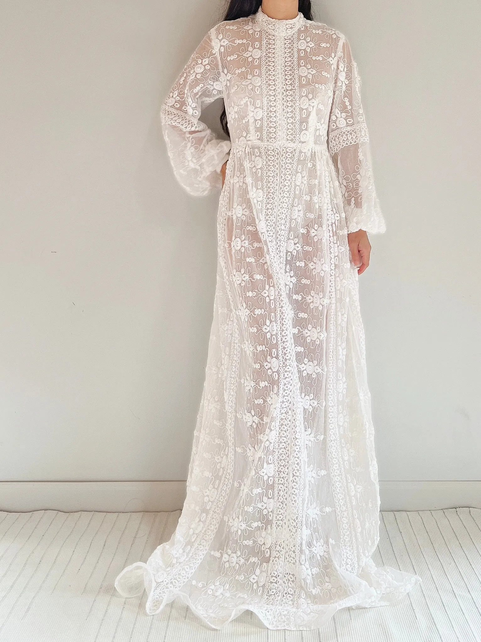 1970s High Neck Puff Sleeves Embroidered Dress - S/M