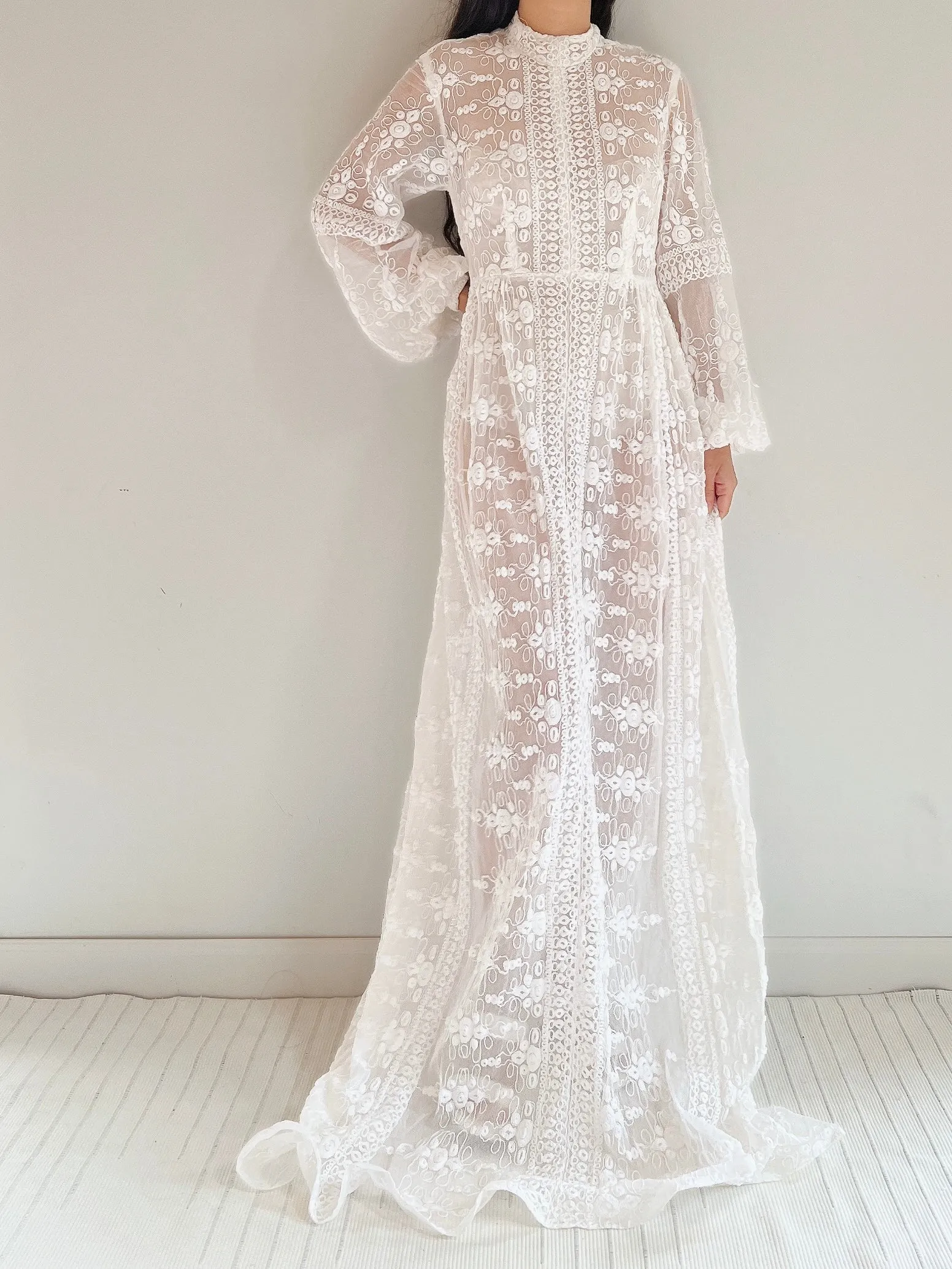 1970s High Neck Puff Sleeves Embroidered Dress - S/M
