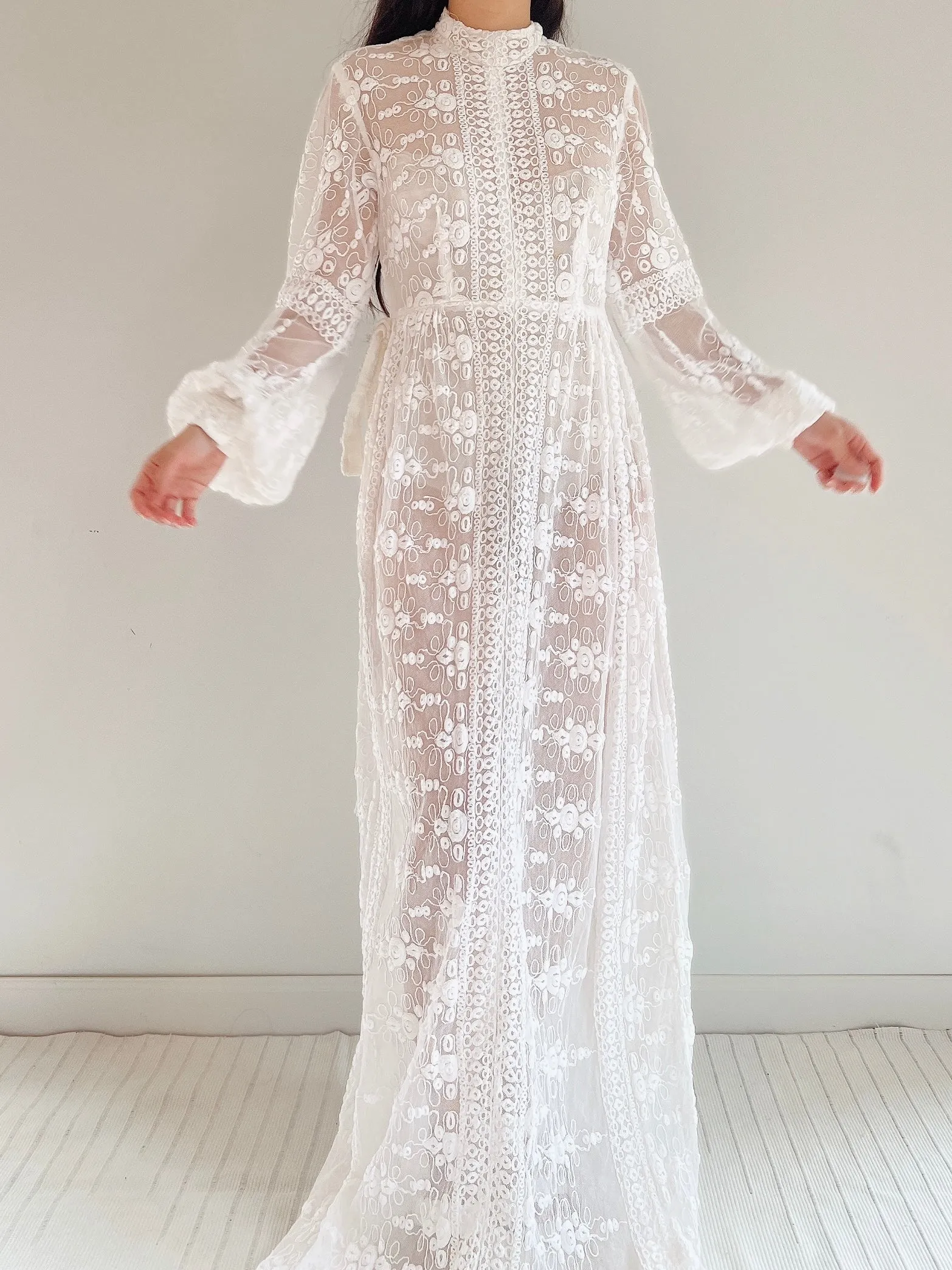 1970s High Neck Puff Sleeves Embroidered Dress - S/M