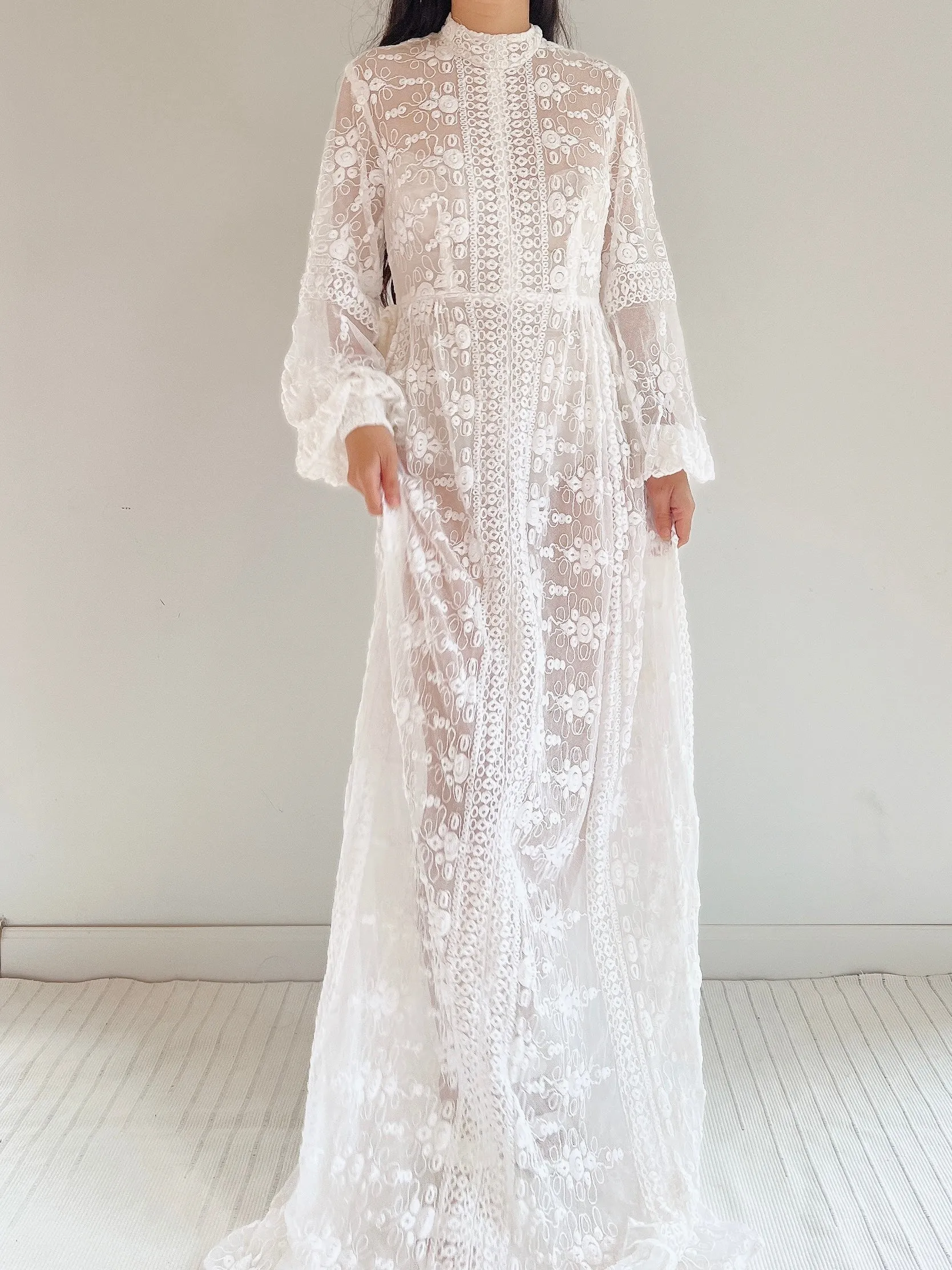 1970s High Neck Puff Sleeves Embroidered Dress - S/M