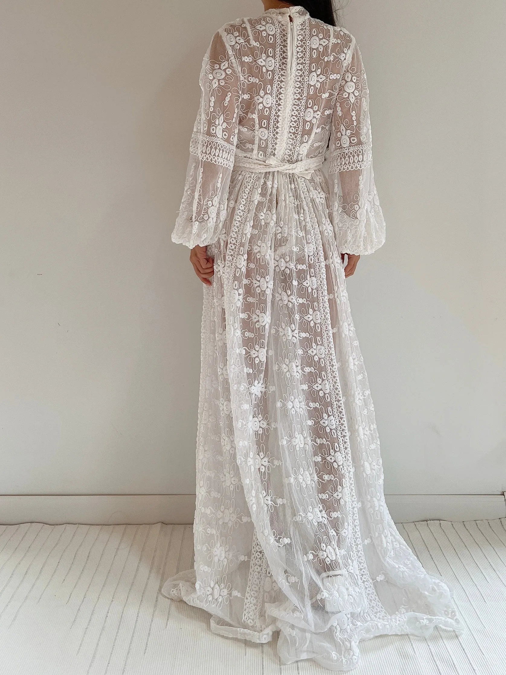 1970s High Neck Puff Sleeves Embroidered Dress - S/M