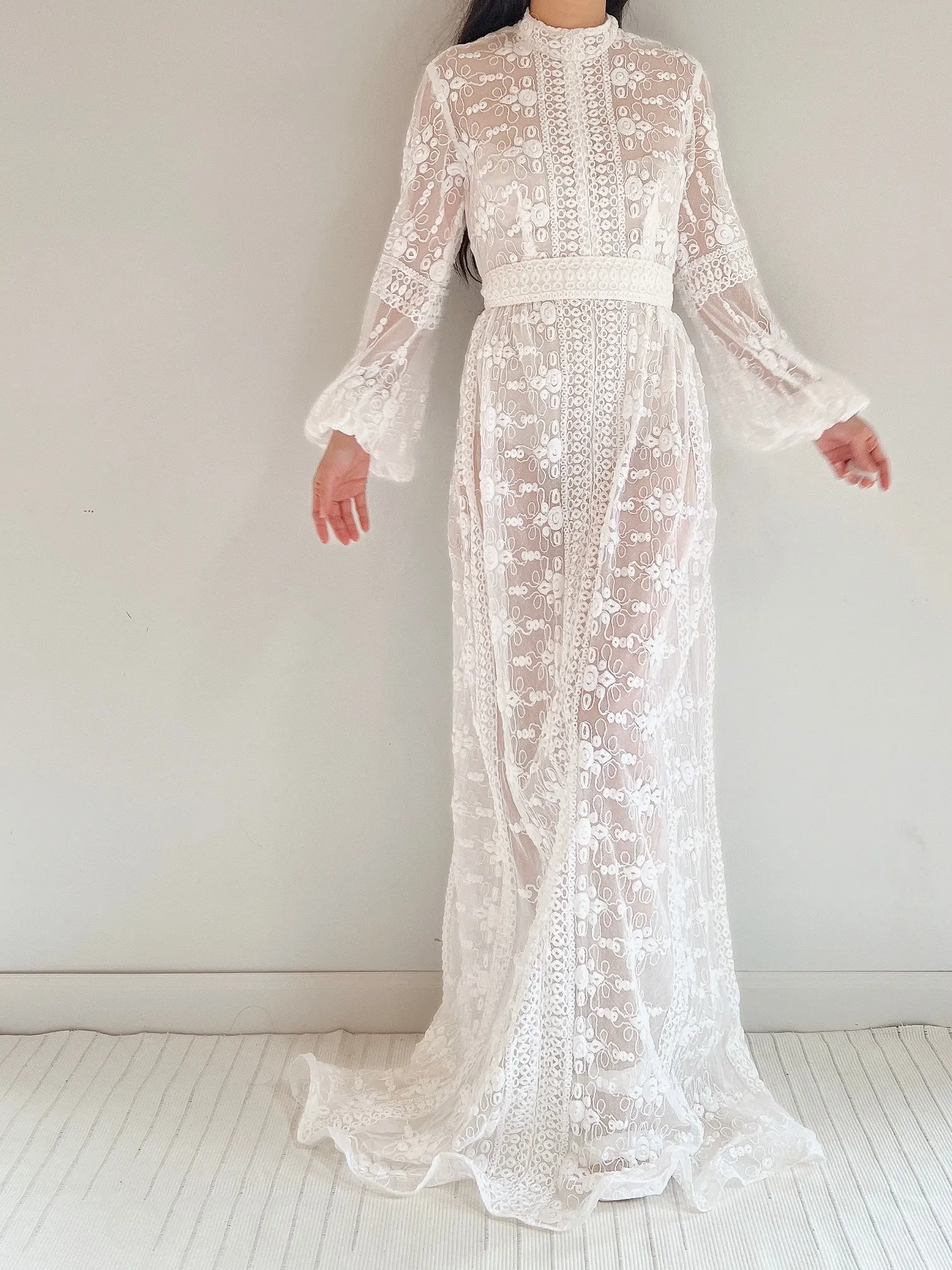1970s High Neck Puff Sleeves Embroidered Dress - S/M