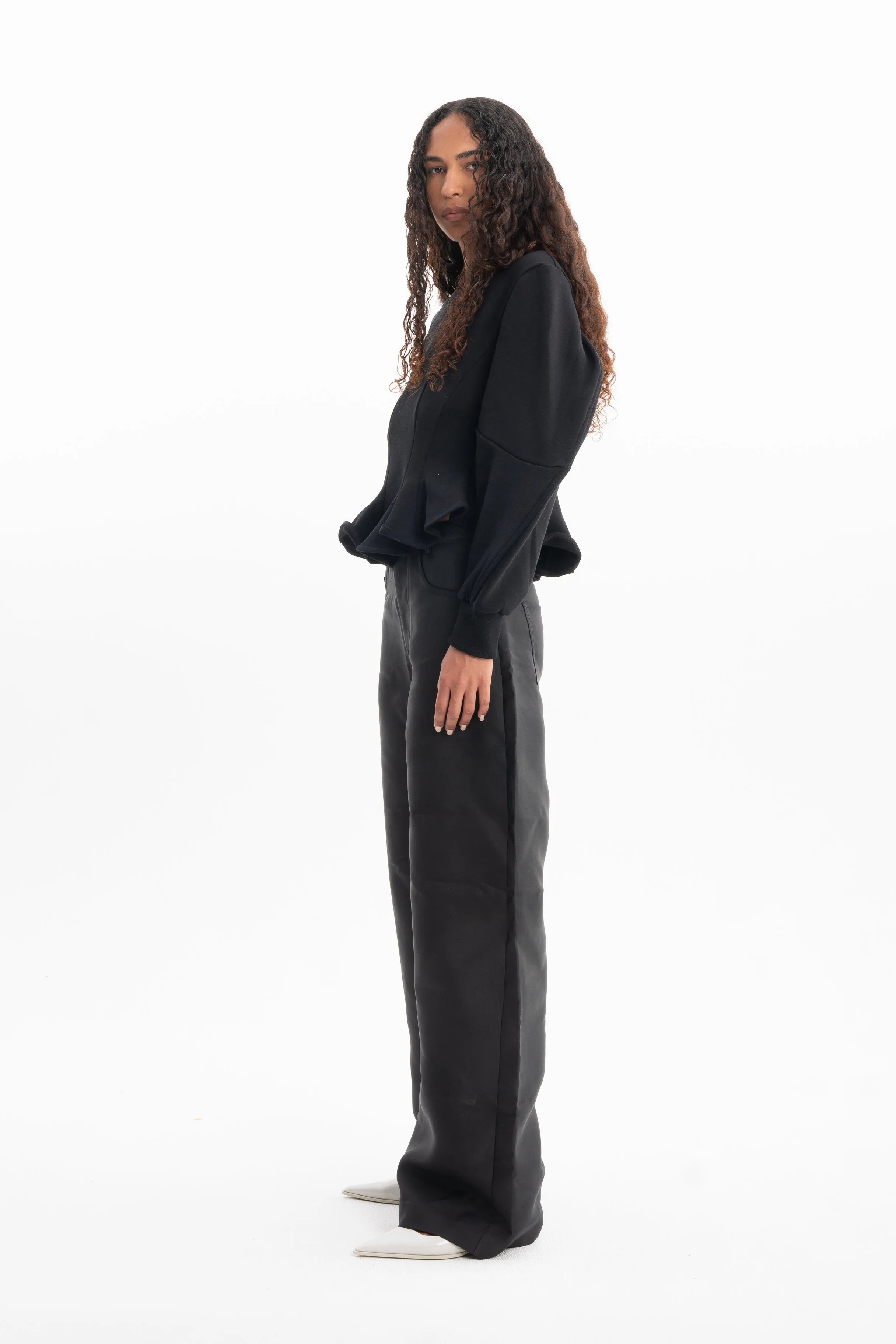 BLACK FRILL SWEATSHIRT