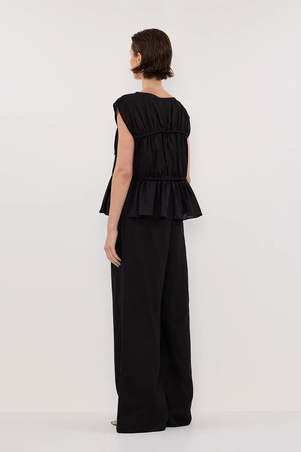 FLYNN BLACK LINEN TIERED TOP