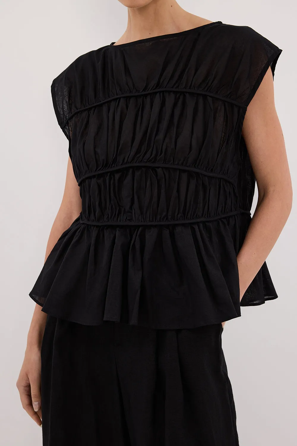 FLYNN BLACK LINEN TIERED TOP