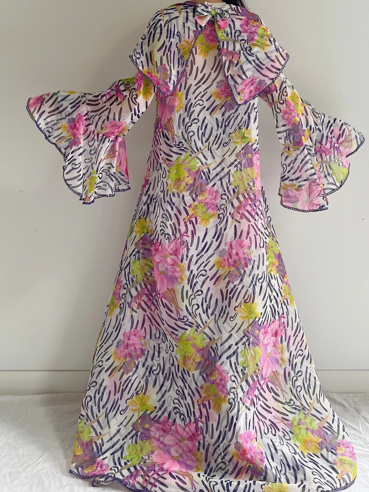 Vintage 2-Piece Chiffon Floral Robe/Slip Set - M