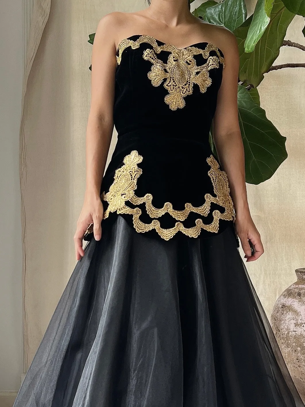 Vintage Strapless Velvet Top - S