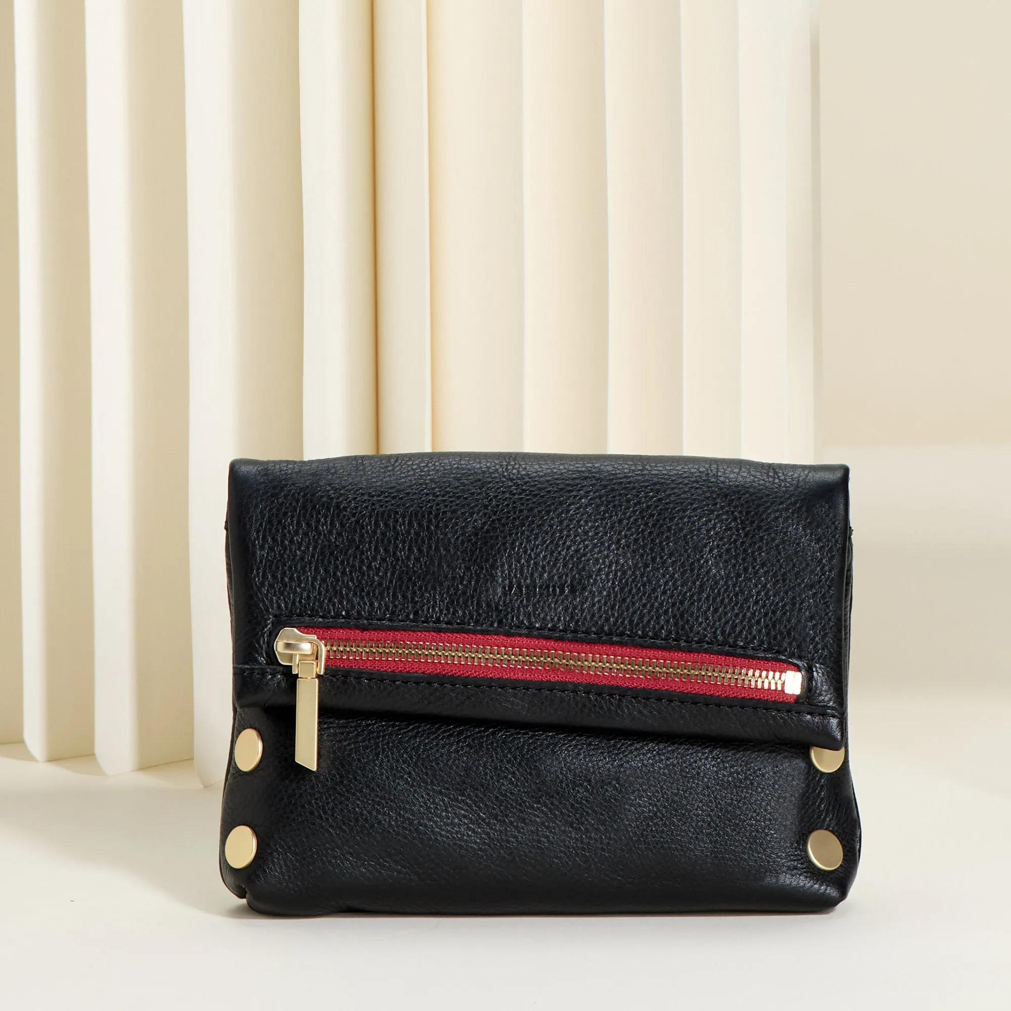 VIP | Black/Brushed Gold Red Zip | Sml